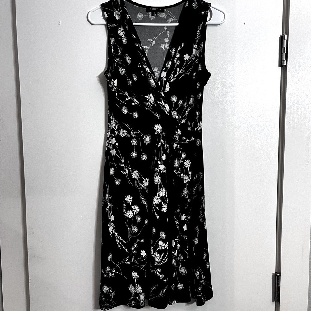 NWOT Hail3y:23 Womens Dress Size M Floral  Pullover Sleeveless Faux Wrap V-Neck